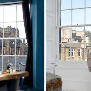 Spacious Modern Centre Castle Views Apartment Edinburgh